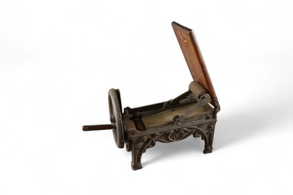 CAST IRON TOBACCO SHREDDER