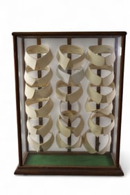 COUNTER TOP COLLAR DISPLAY