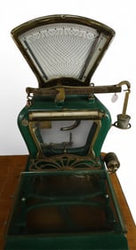 LARGE DETROIT AUTOMATIC SCALE