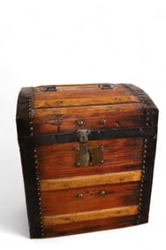 SMALL ANTIQUE TRUNK