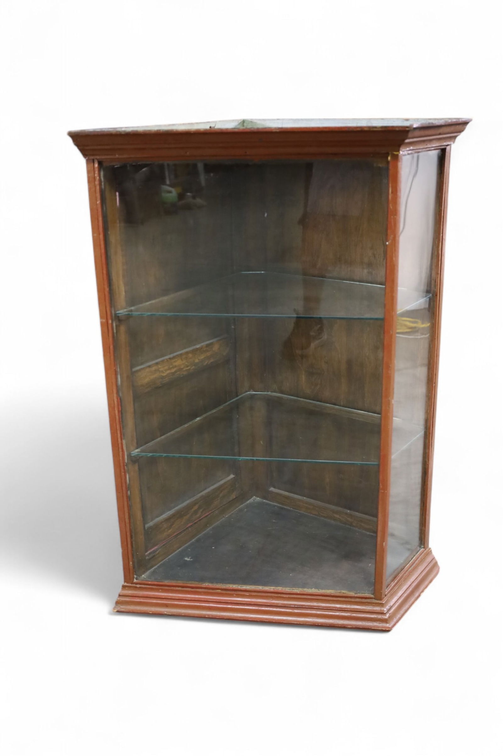 GENERAL STORE SHOWCASE (1 of 3)