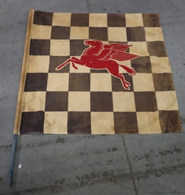 MOBIL PEGASUS CHECKERED FLAG