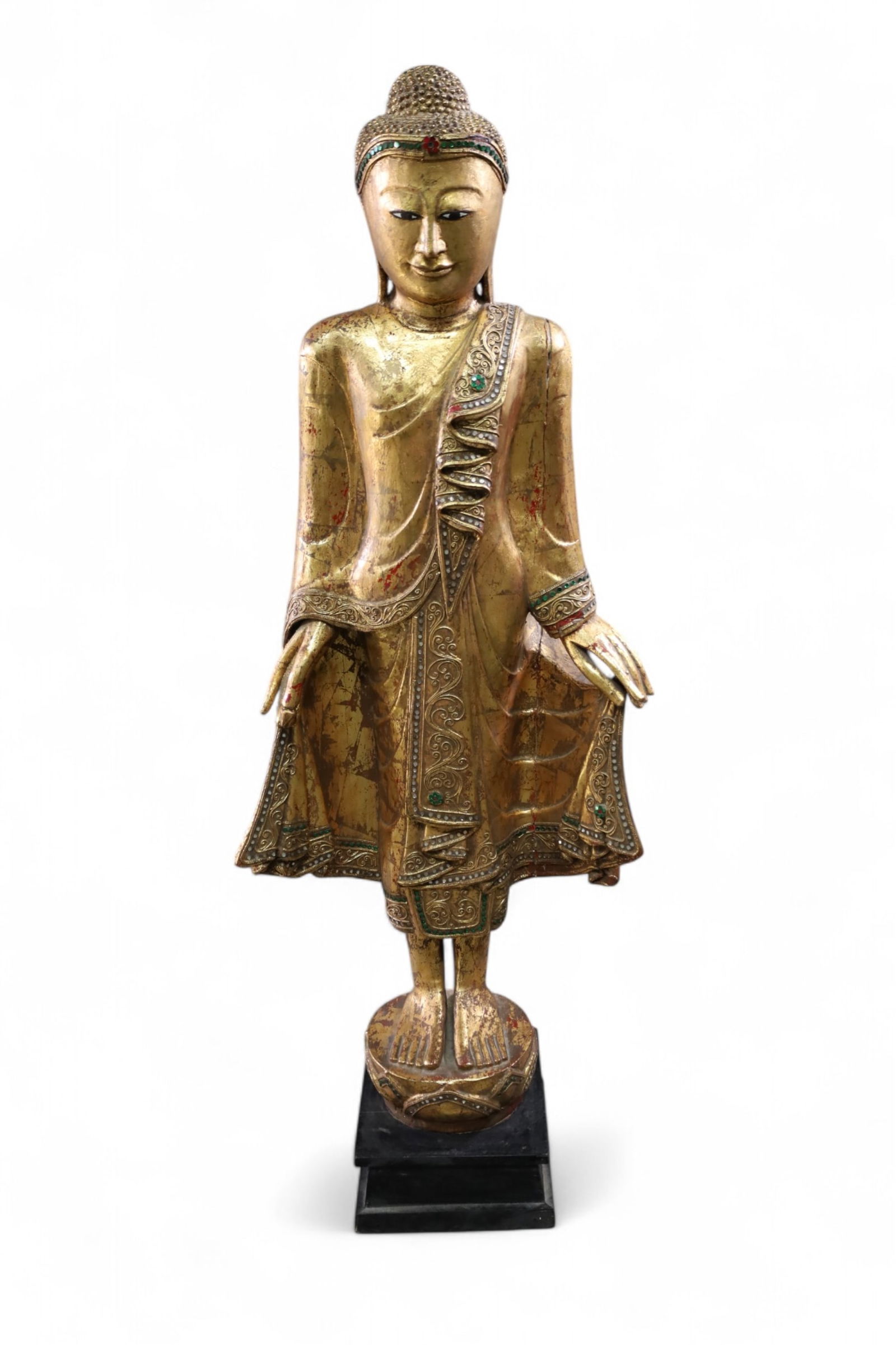 LARGE THAI STATUE (1 of 3)