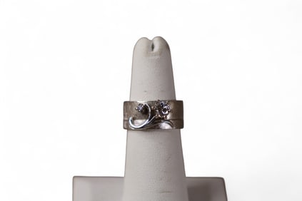 18K WHITE GOLD & DIAMOND RING