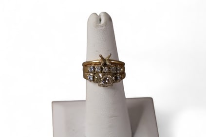 14K GOLD & DIAMOND RING