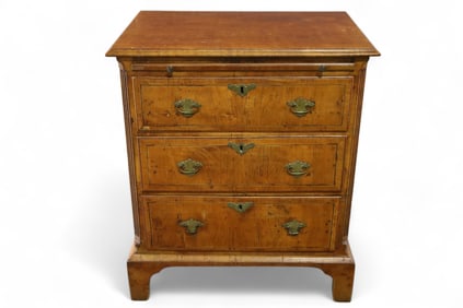 EARLY CHIPPENDALE STYLE 3 DRAWER CHEST
