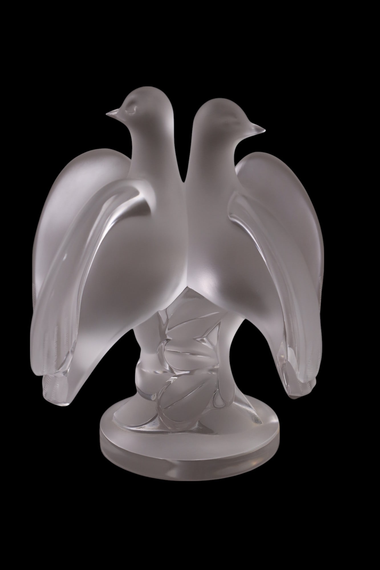 LALIQUE ARIANE DOVES: FROSTED CRYSTAL LALIQUE ARIANE DOVES SCULPTURE, SIGNED LALIQUE FRANCE, 8 1/2" H