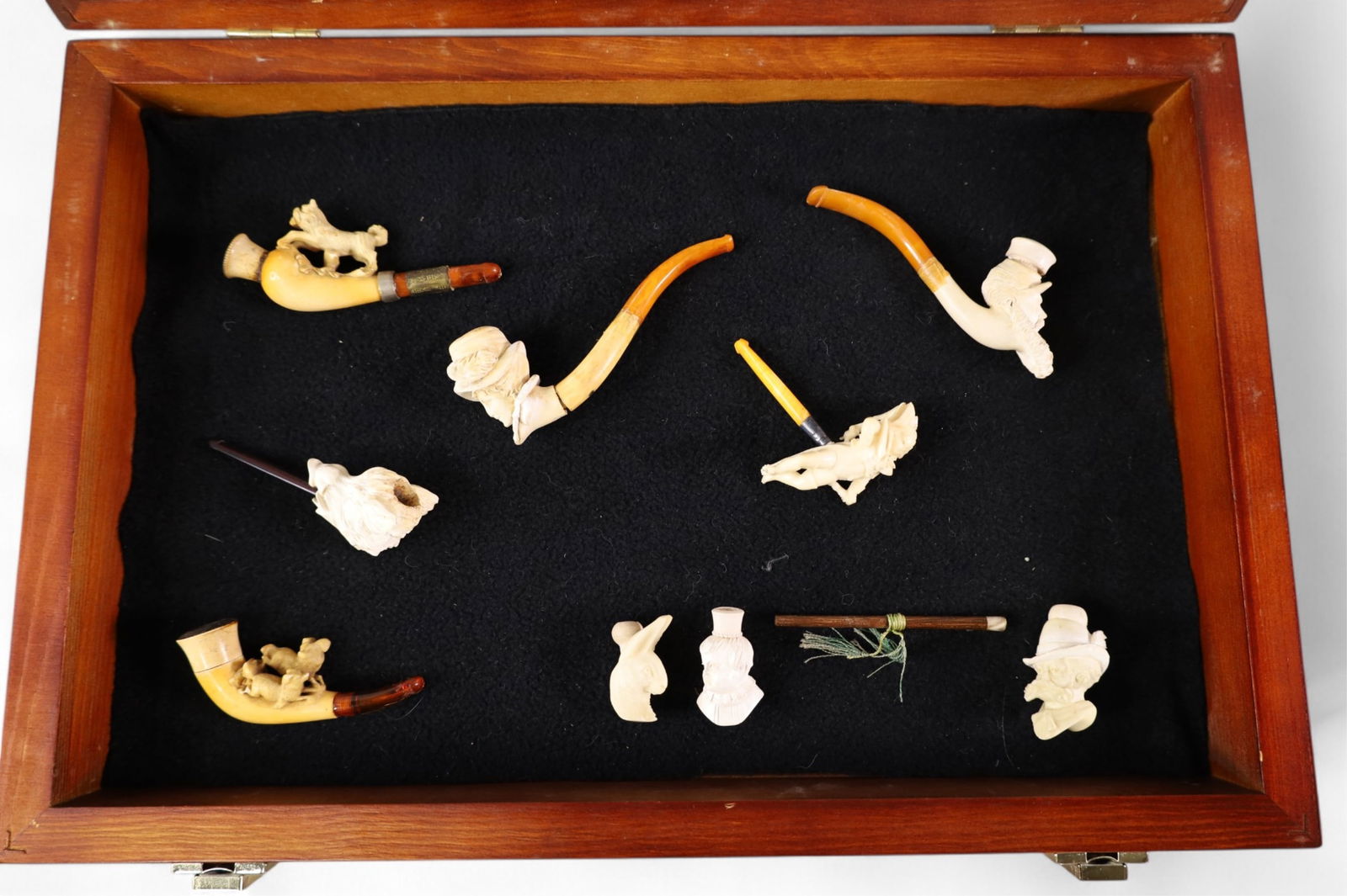 COLLECTION OF MEERSCHAUM PIPES (1 of 7)
