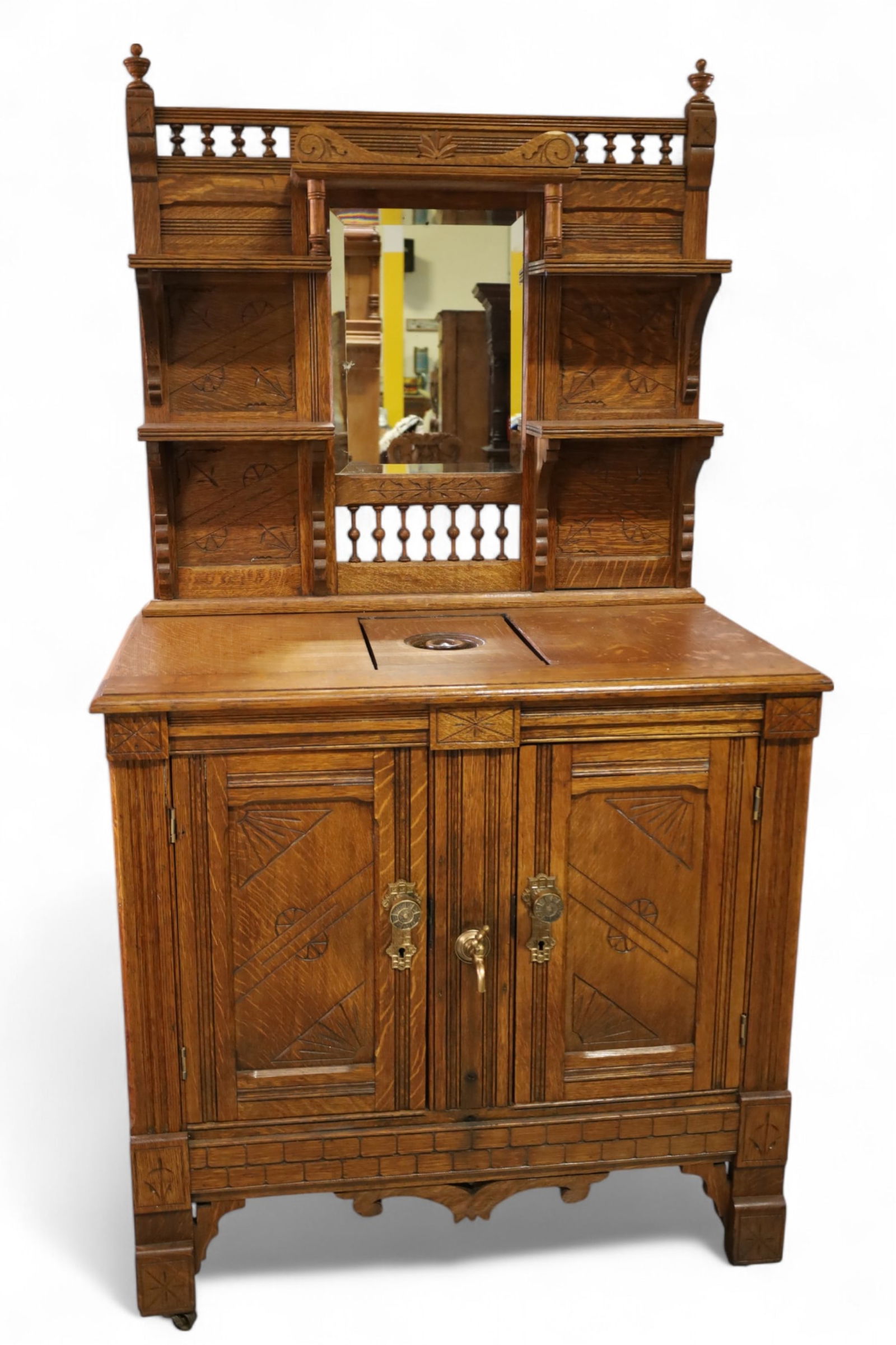 AMERICAN OAK PARLOR ICE BOX (1 of 3)