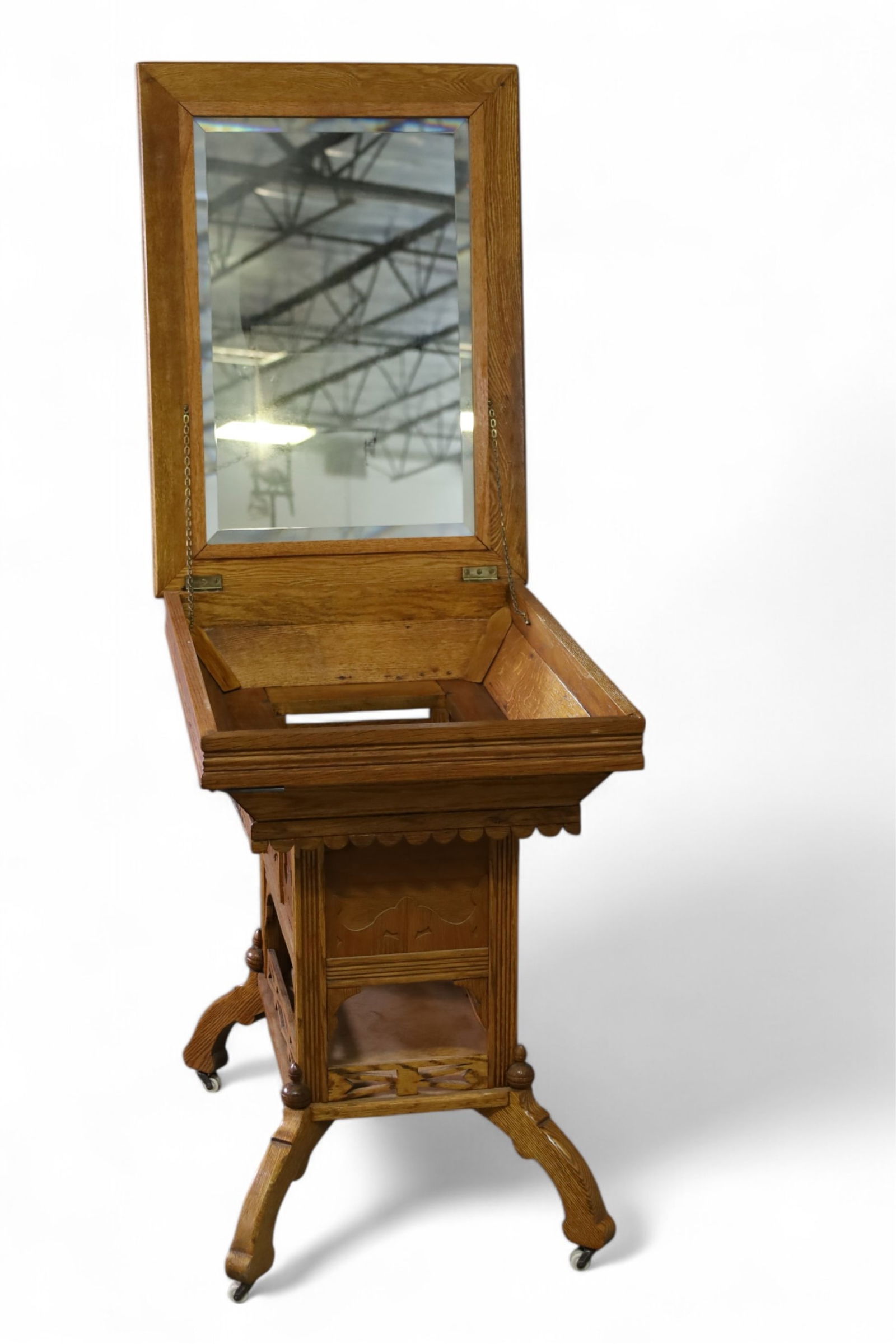 AMERICAN OAK ROSS WASHSTAND TABLE (1 of 3)