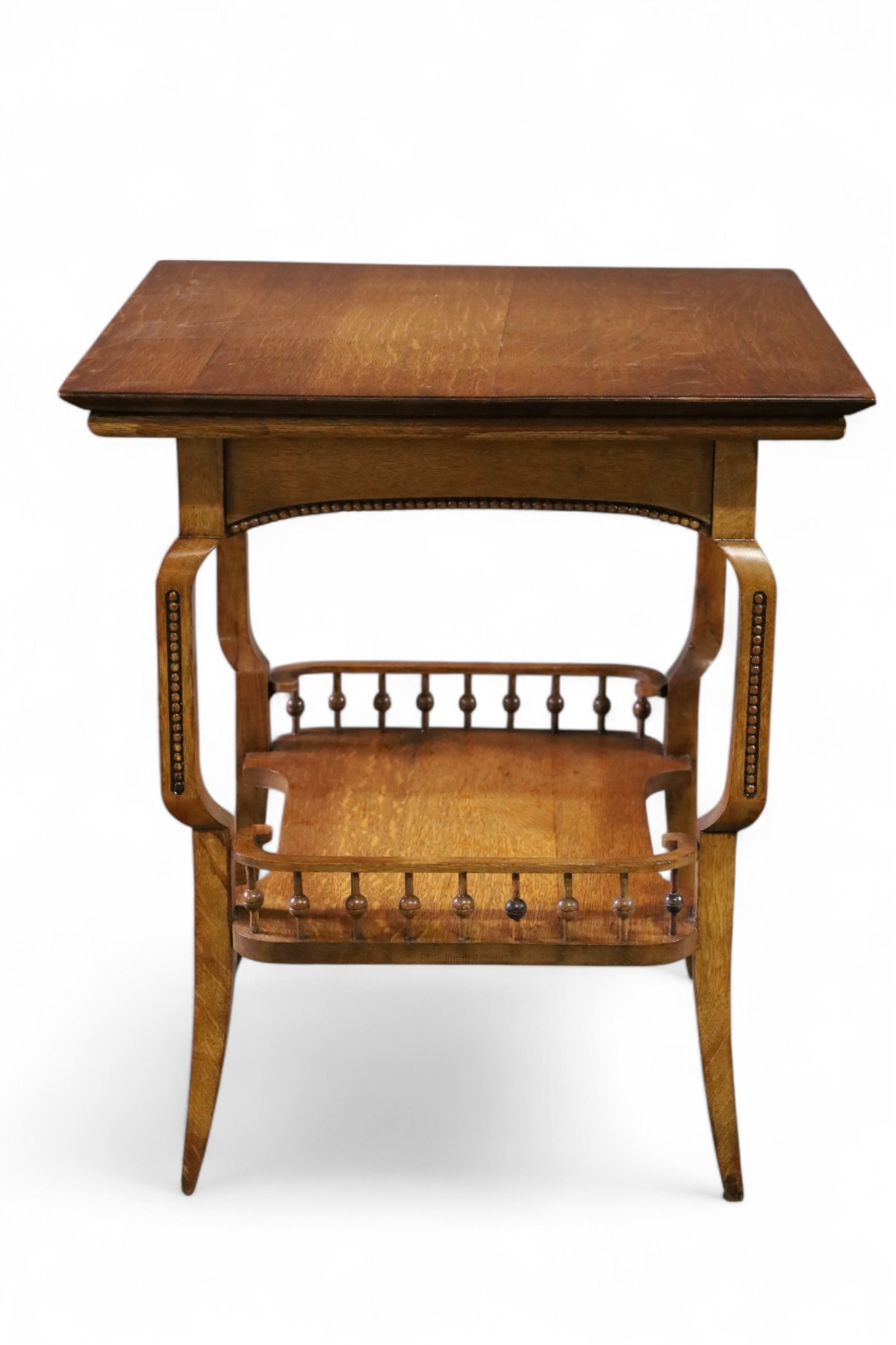 AMERICAN OAK LAMP TABLE (1 of 3)