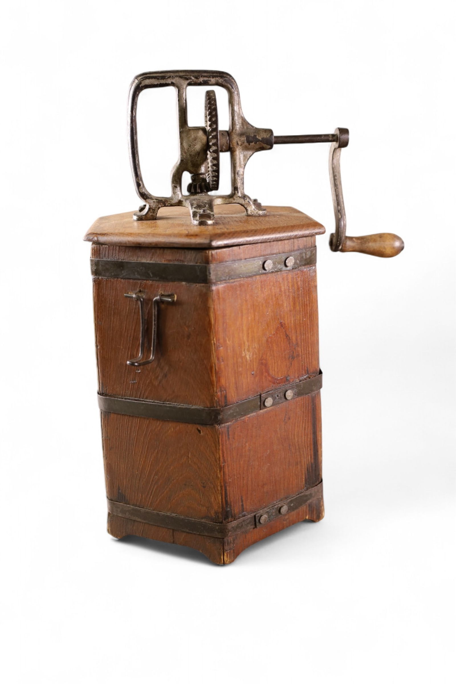 ICE CREAM MAKER (1 of 4)