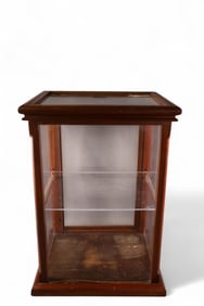 TABLE TOP SHOWCASE