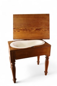 VICTORIAN ERA LIDDED BIDET