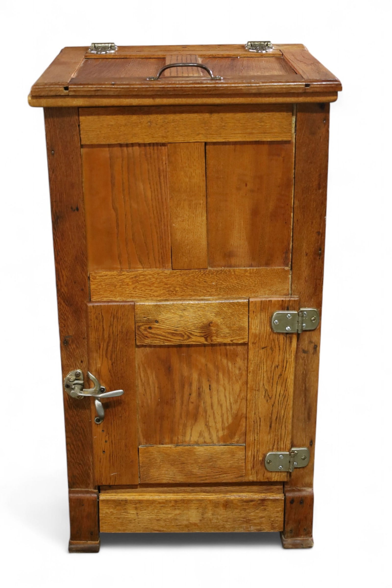 OAK ICE BOX (1 of 2)