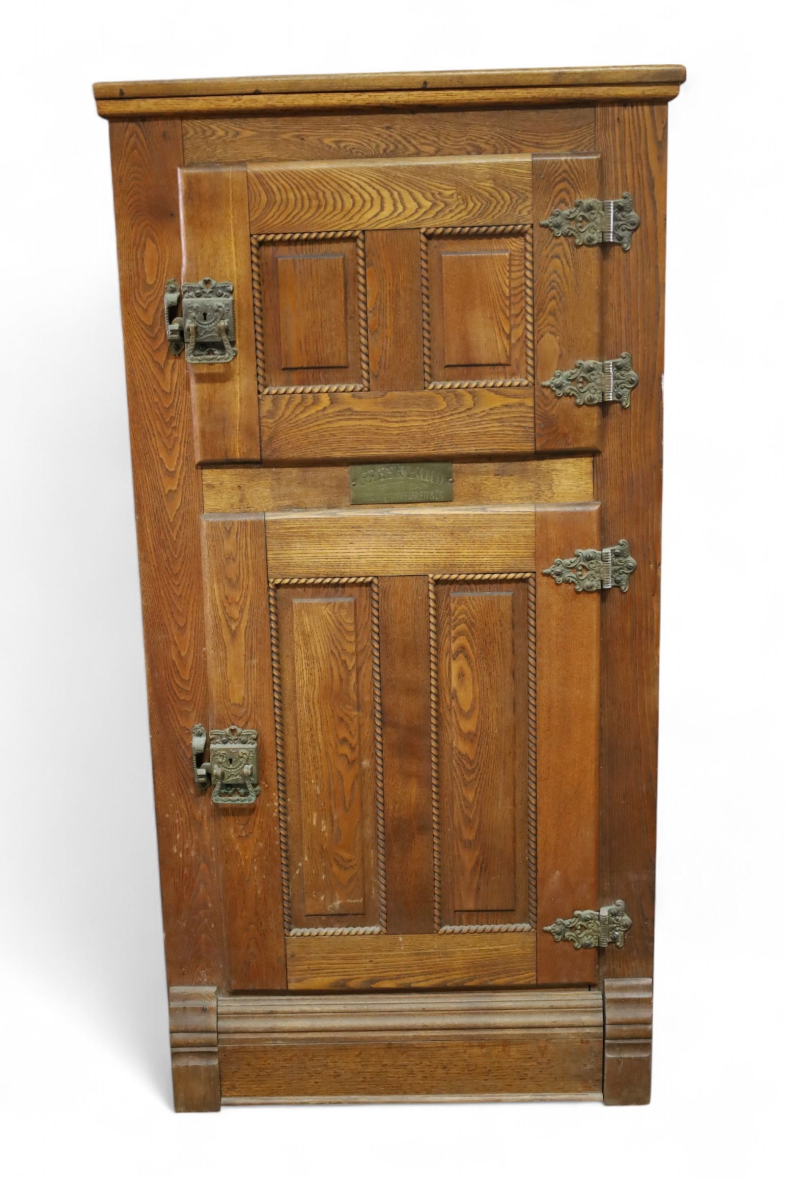 OAK ICE BOX (1 of 3)