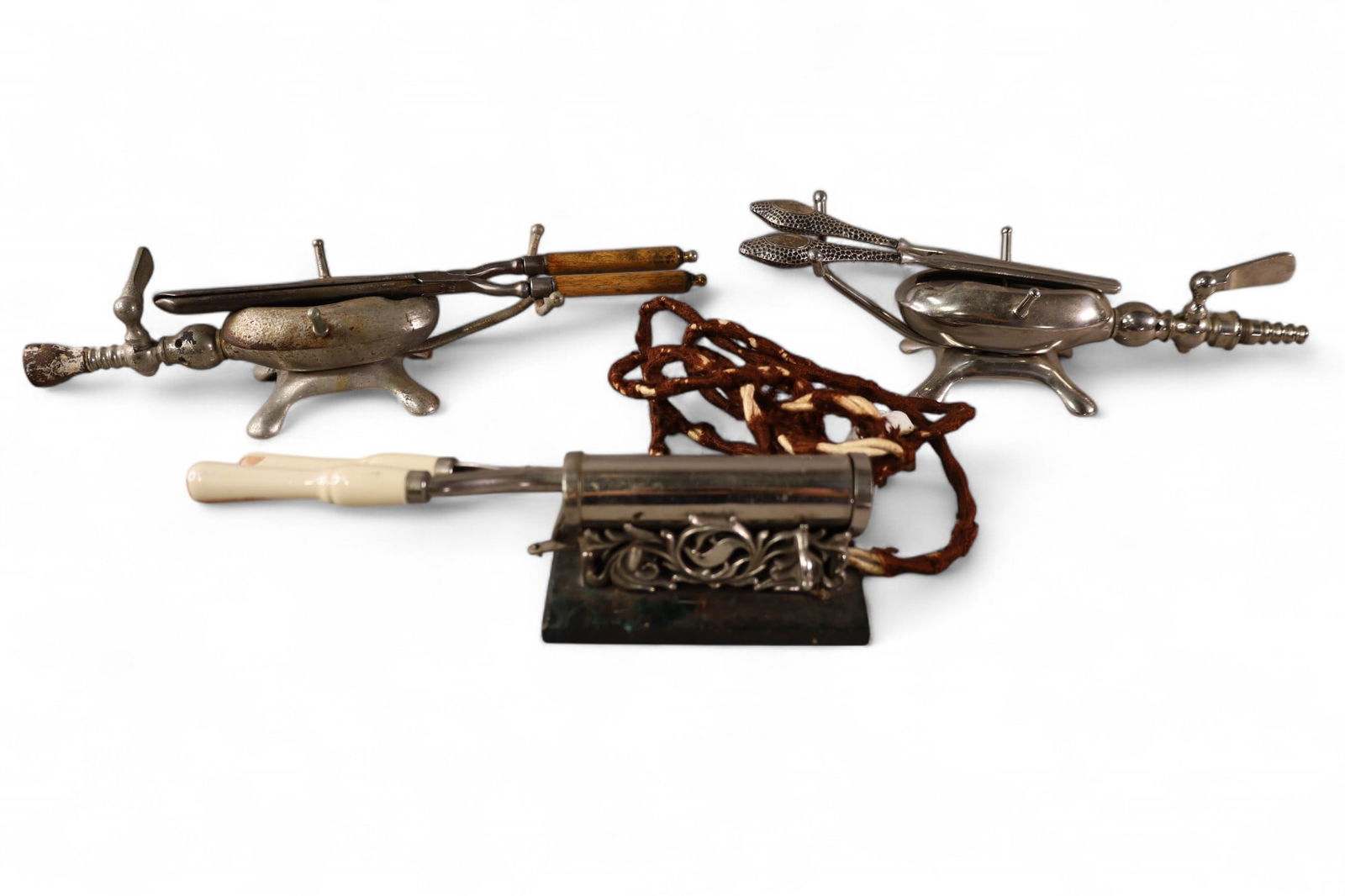 3 TRAVELING CURLING IRONS (1 of 4)