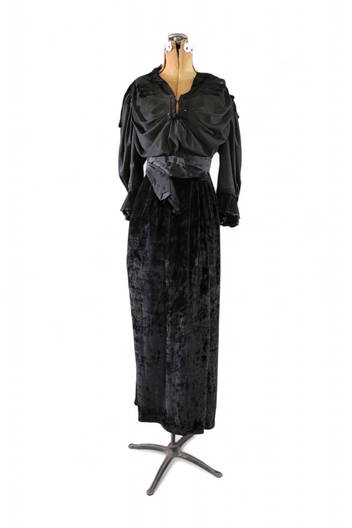 Victorian Dresses & Gowns