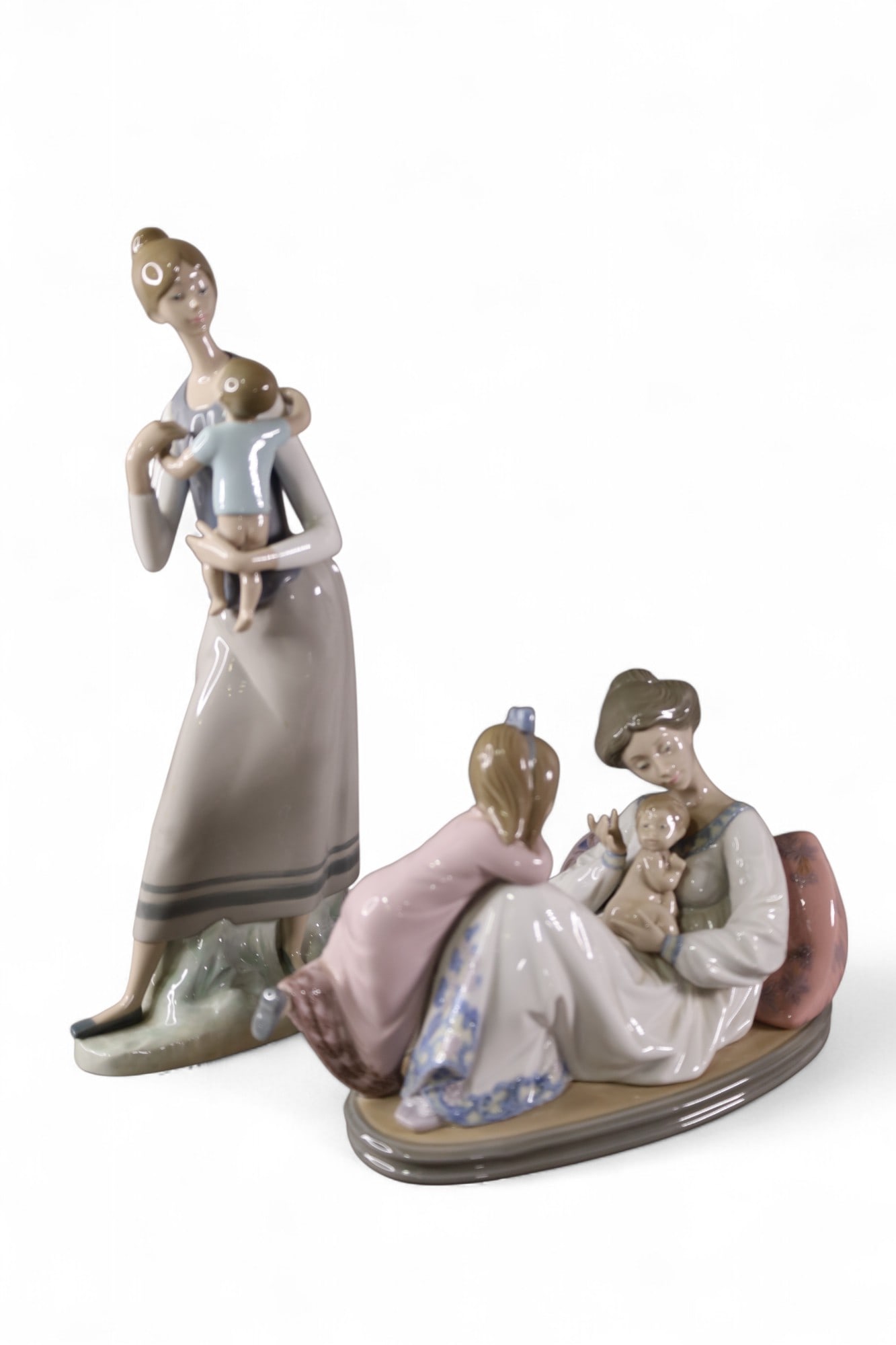 2 LLADRO FIGURES: 2 LLADRO FIGURES, MOTHER AND CHILD FIGURE No 4575, 13" H. & LATEST EDITION No 1606, 10" L.