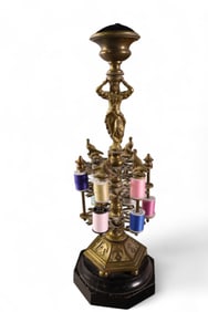 FIGURAL THREAD HOLDER