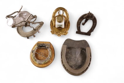 HORSESHOE RELATED DESK ITEMS