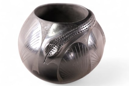BLACKWARE VASE