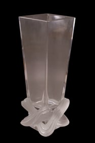 LALIQUE VASE