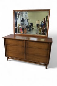 MID CENTURY MODERN DRESSER WITH MIRROR