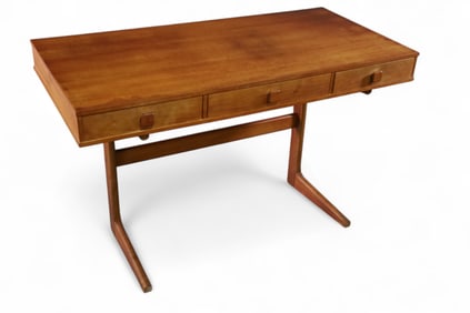 GEORG PETERSEN DESK