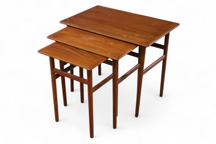 DYRLUND NESTING TABLES