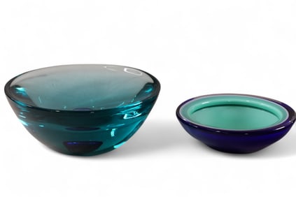 2 PIECES OF ART GLASS