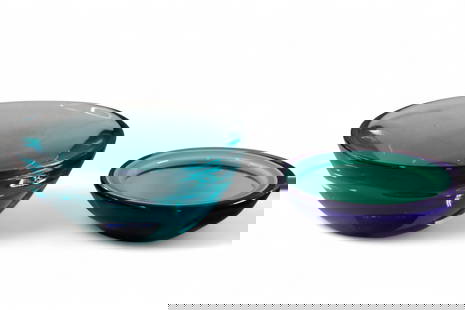 2 PIECES OF ART GLASS: 2 ART GLASS BOWLS, 7 1/2" - 9 3/4" W