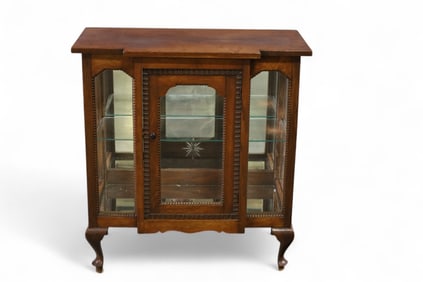 OAK VITRINE