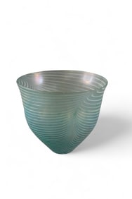 ART GLASS VASE