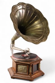 TABLE TOP VICTROLA