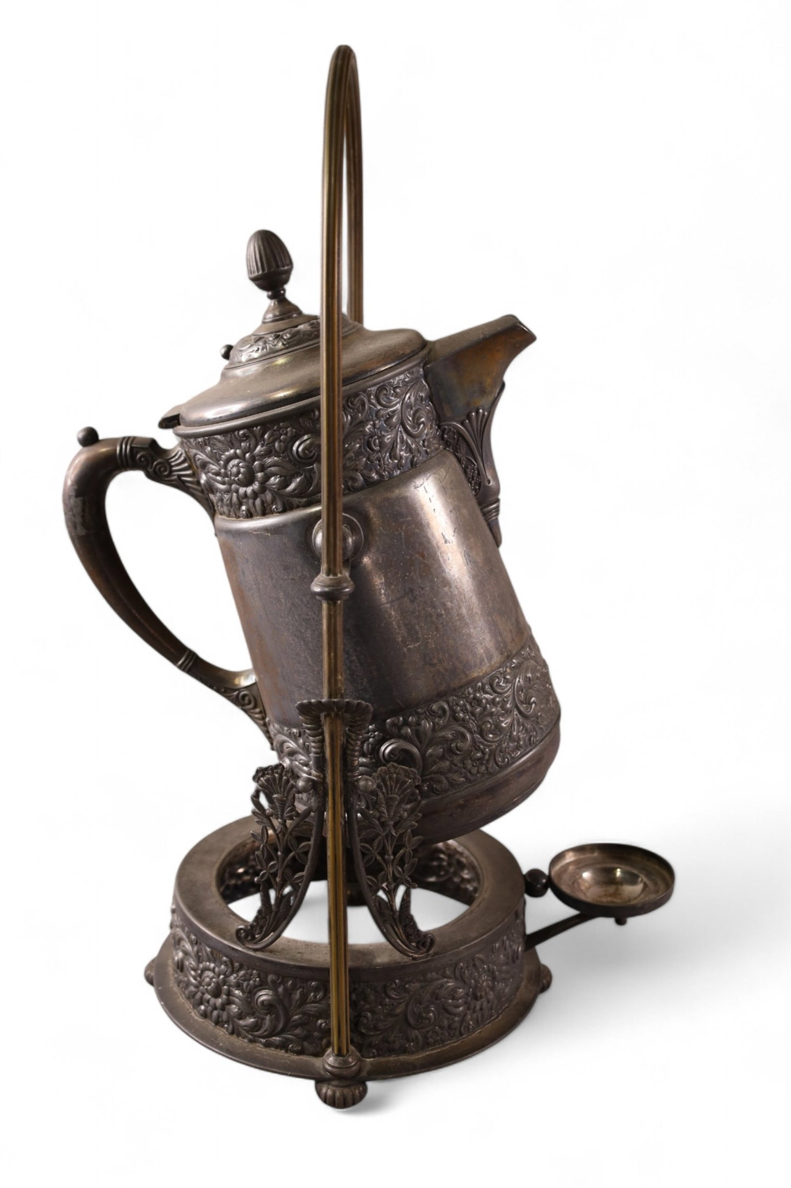 SILVERPLATED TIPPING KETTLE (1 of 2)