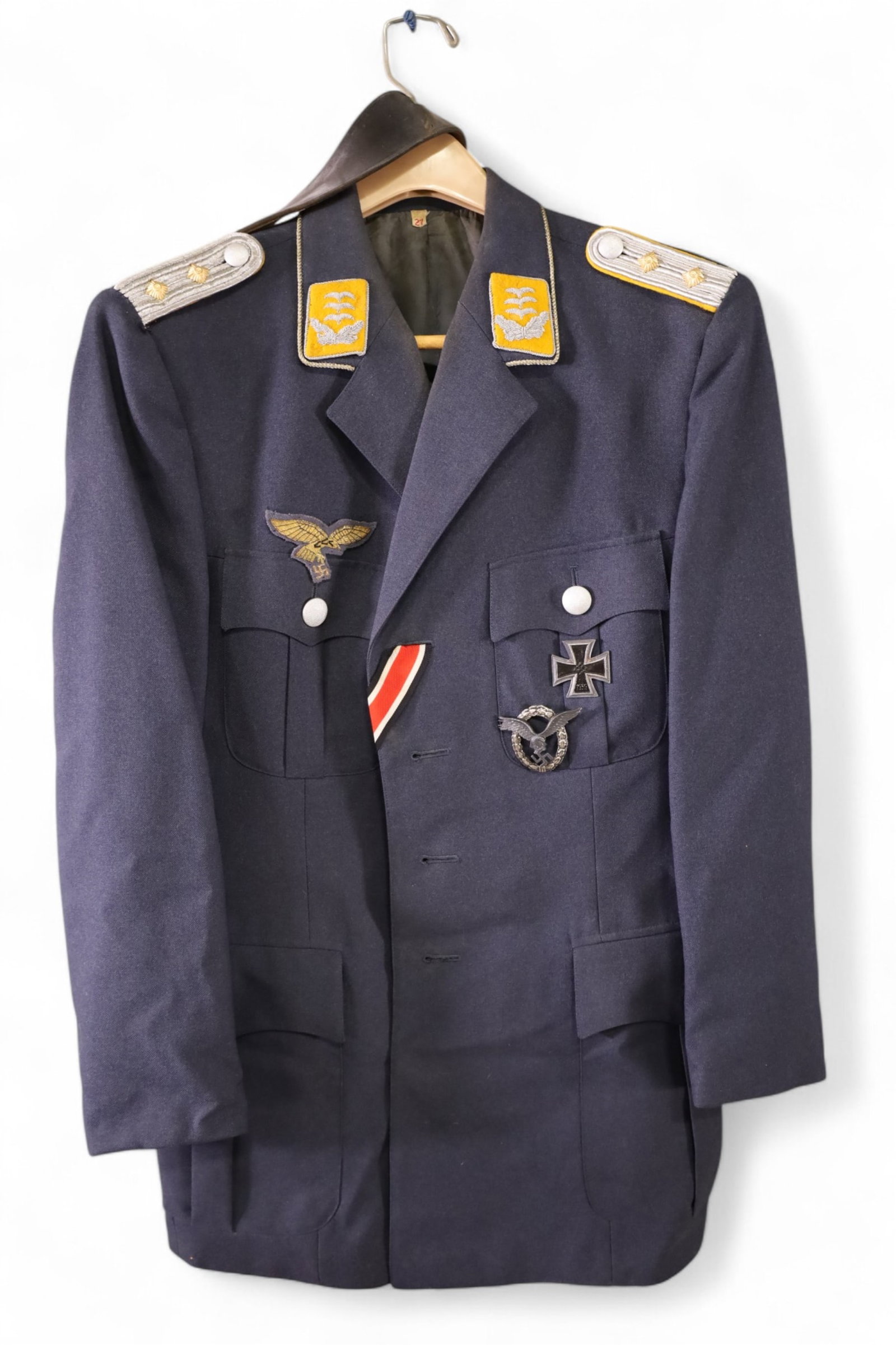 GERMAN LUFTWAFFE UNIFORM (1 of 3)