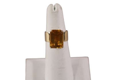 14K GOLD & TOPAZ RING