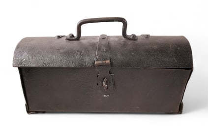 ANTIQUE METAL TOOL BOX