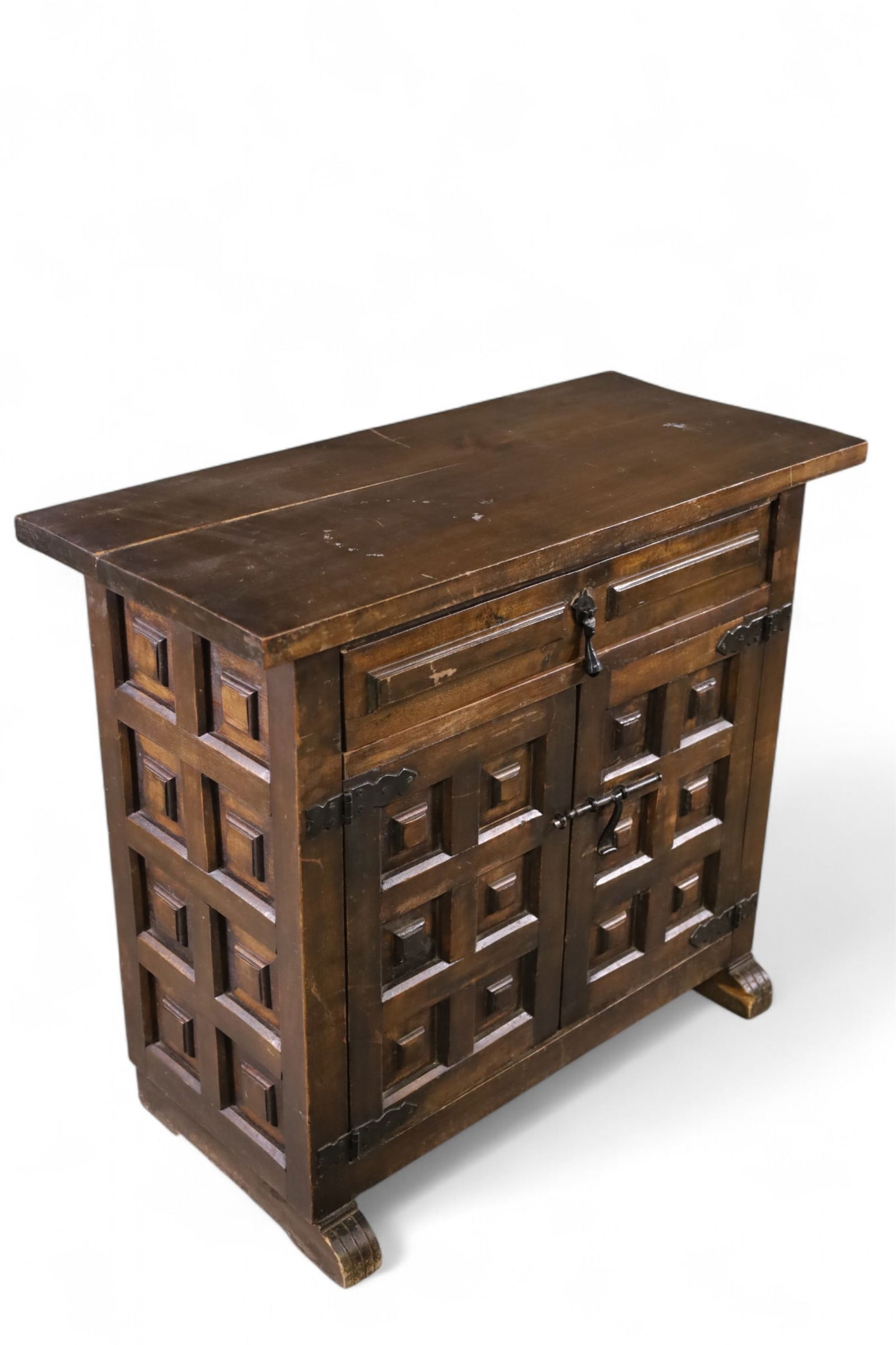 SPANISH STYLE CHEST (1 of 2)