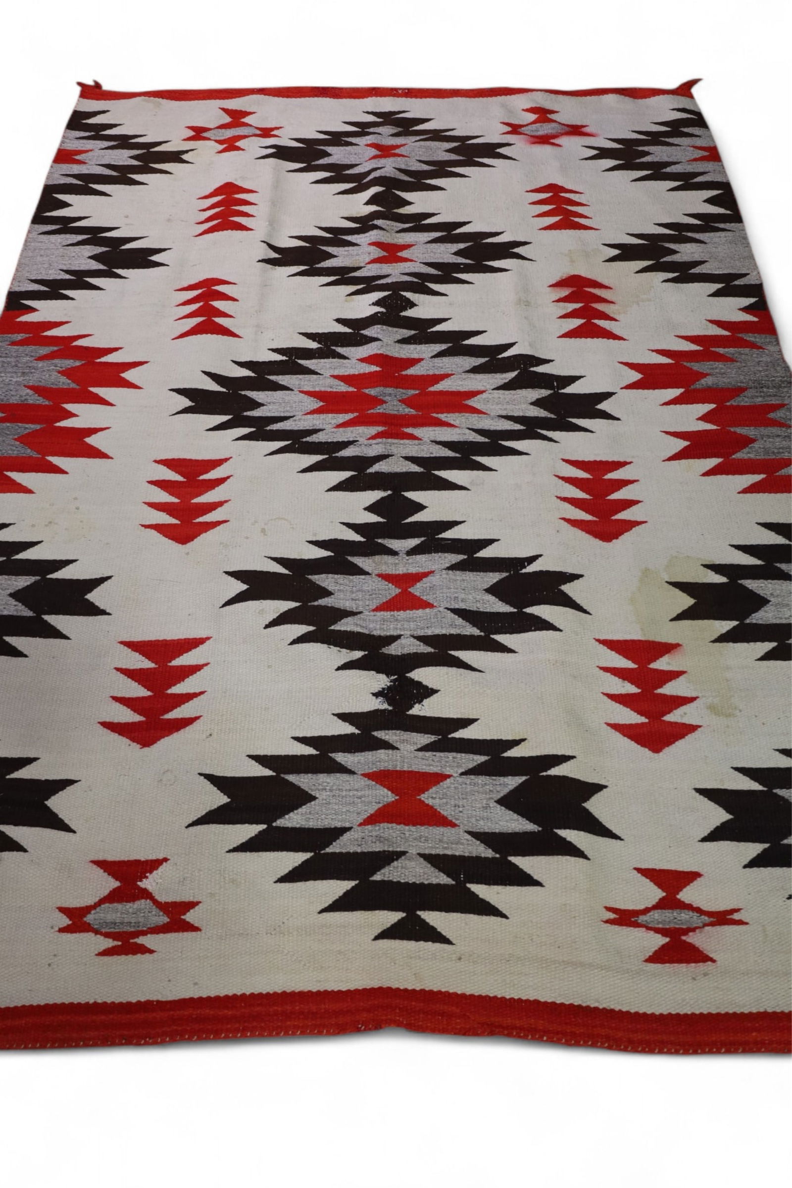 LARGE HANDMADE NAVAJO RUG (1 of 7)