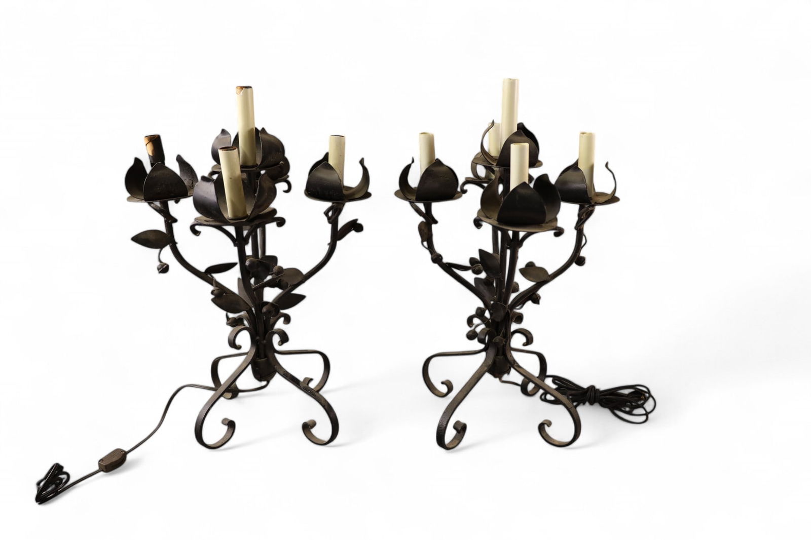 PAIR OF SPANISH STYLE IRON TABLE LAMPS (1 of 3)