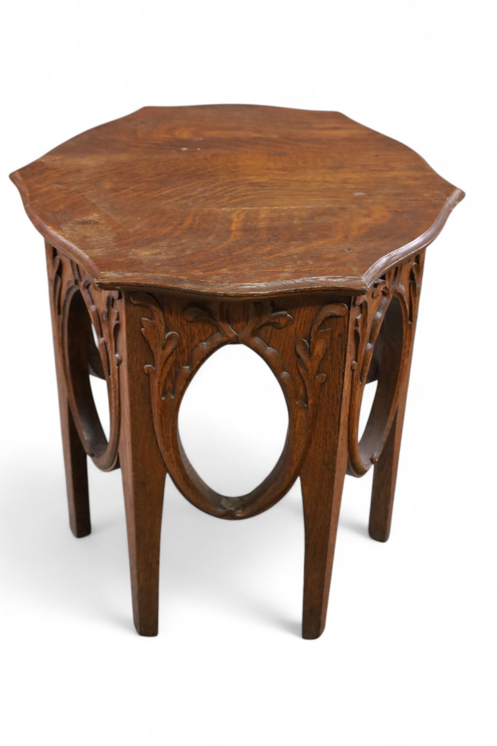 CARVED AM. OAK TABOURET TABLE (1 of 2)