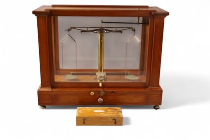 APOTHECARY SCALE