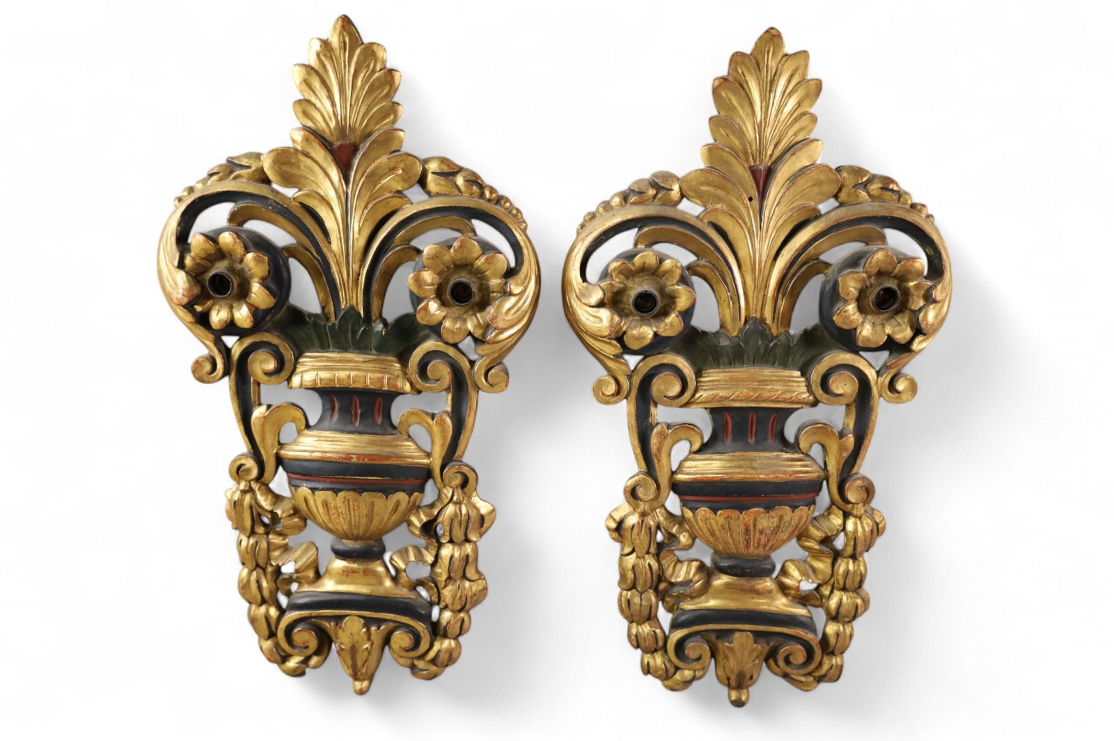 PAIR OF GILT WOOD SCONCES (1 of 2)
