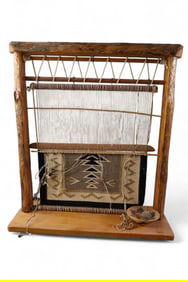 NATIVE AMERICAN STYLE WEAVING LOOM