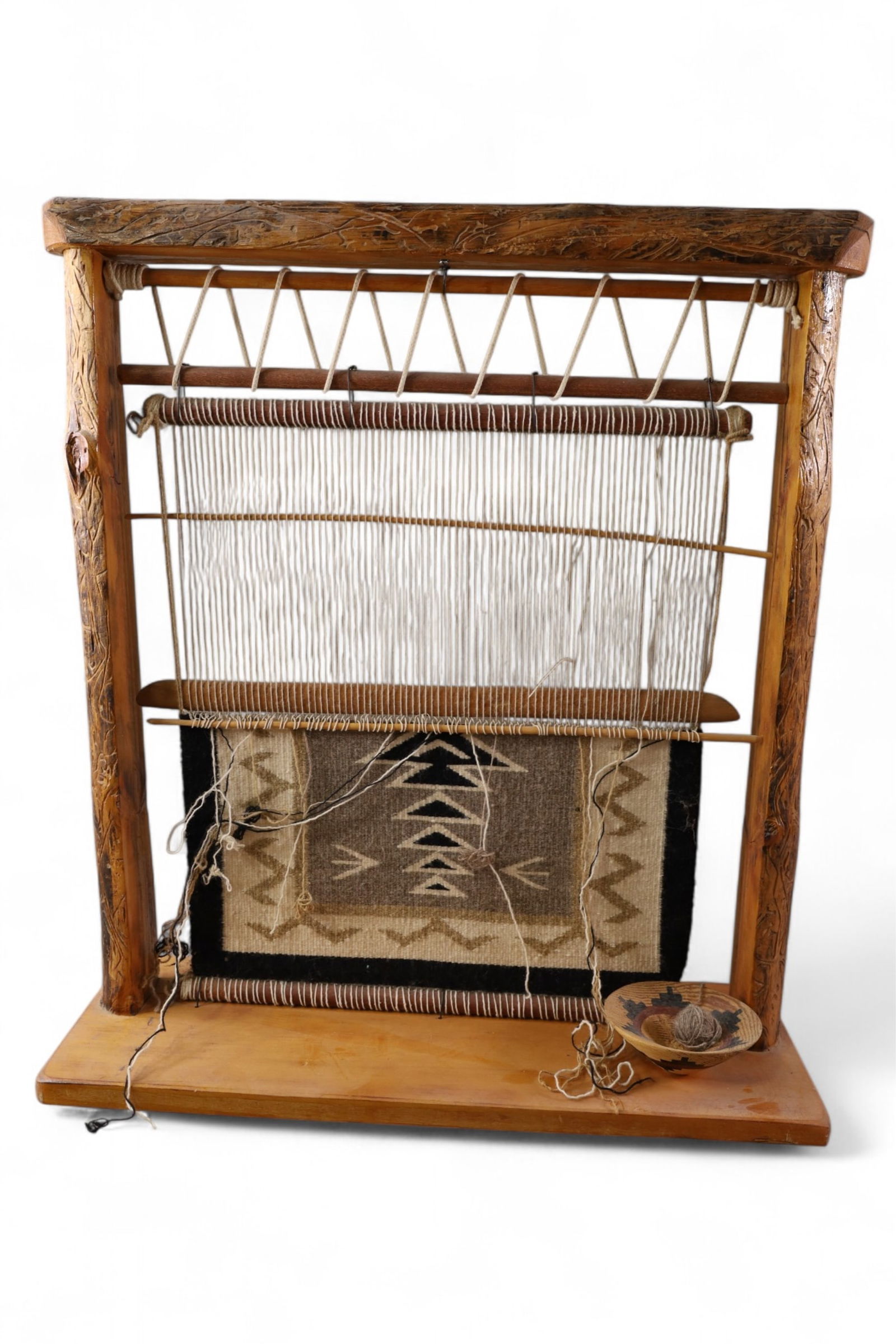 NATIVE AMERICAN STYLE WEAVING LOOM (1 of 3)