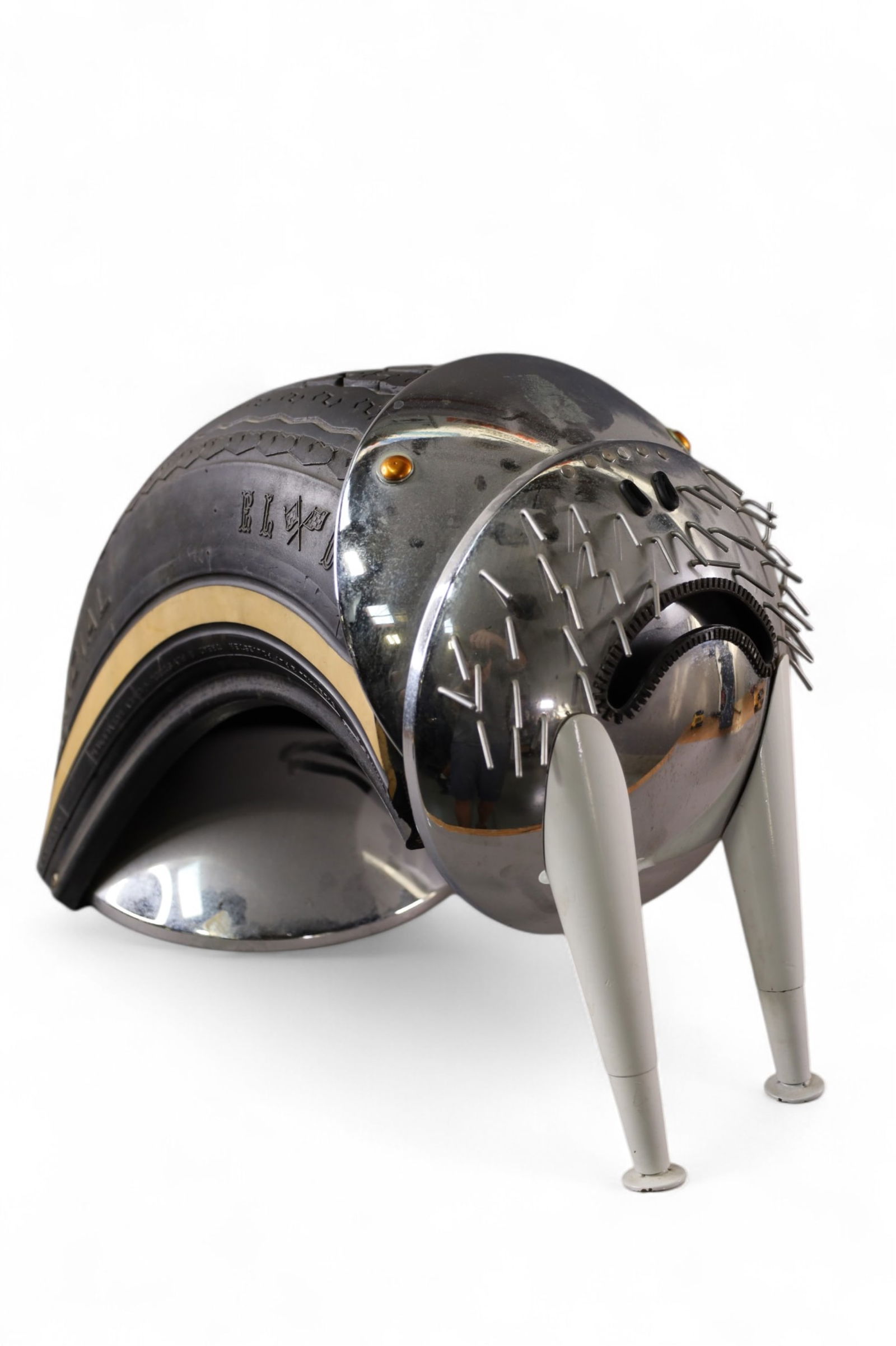 LAWRENCE BECK WALRUS SCULPTURE (1 of 3)