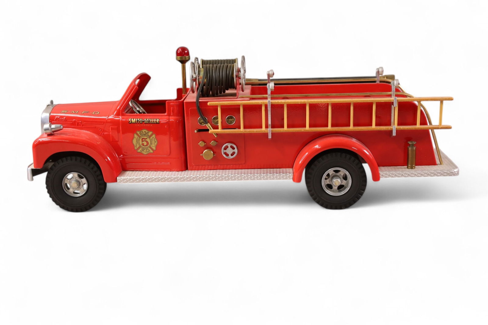 SMITH MILLER FIRE TRUCK (1 of 3)