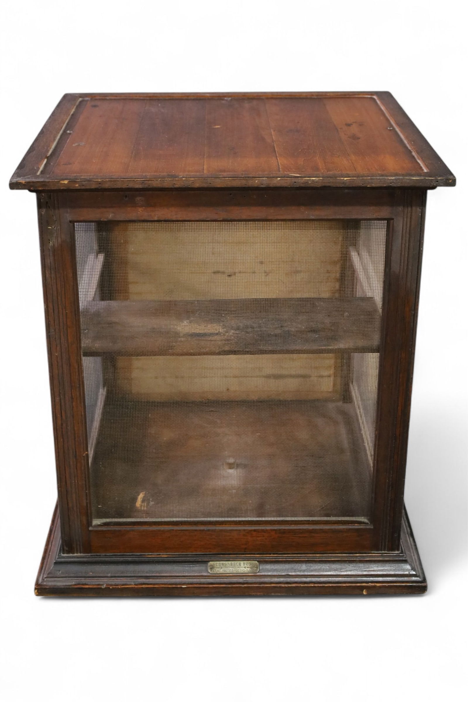 GENERAL STORE SHOWCASE (1 of 5)